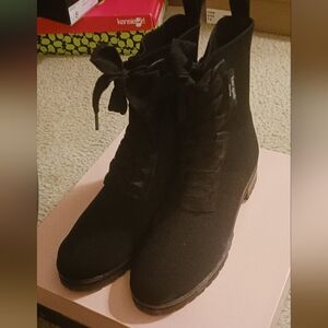 Ladies boots